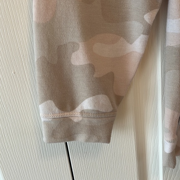 Stella and Dot Zip Pullover - Picture 3 of 5